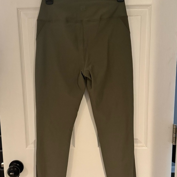 NWOT Avalanche Leggings - Picture 2 of 5